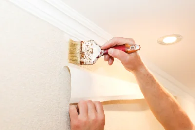 Pose de papier peint à Montjaux — revêtements muraux et toiles de verre